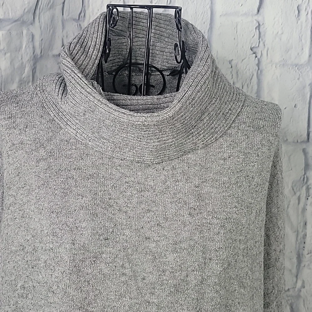 ×CYRUS Gray Loose Turtleneck‎ Sweater Large